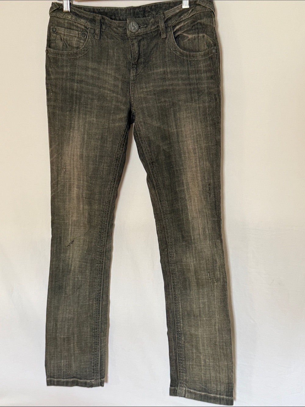 Hollister Women’s Slim Straight Jeans in Faded grey